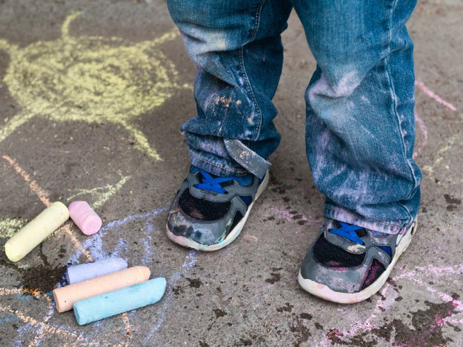 10 Sidewalk Chalk Games for Kids featured image